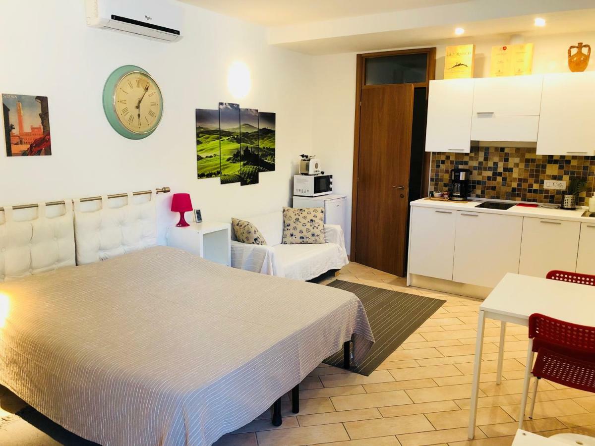 La Dolce Vita Studio With Free Private Parking Siena Exterior foto