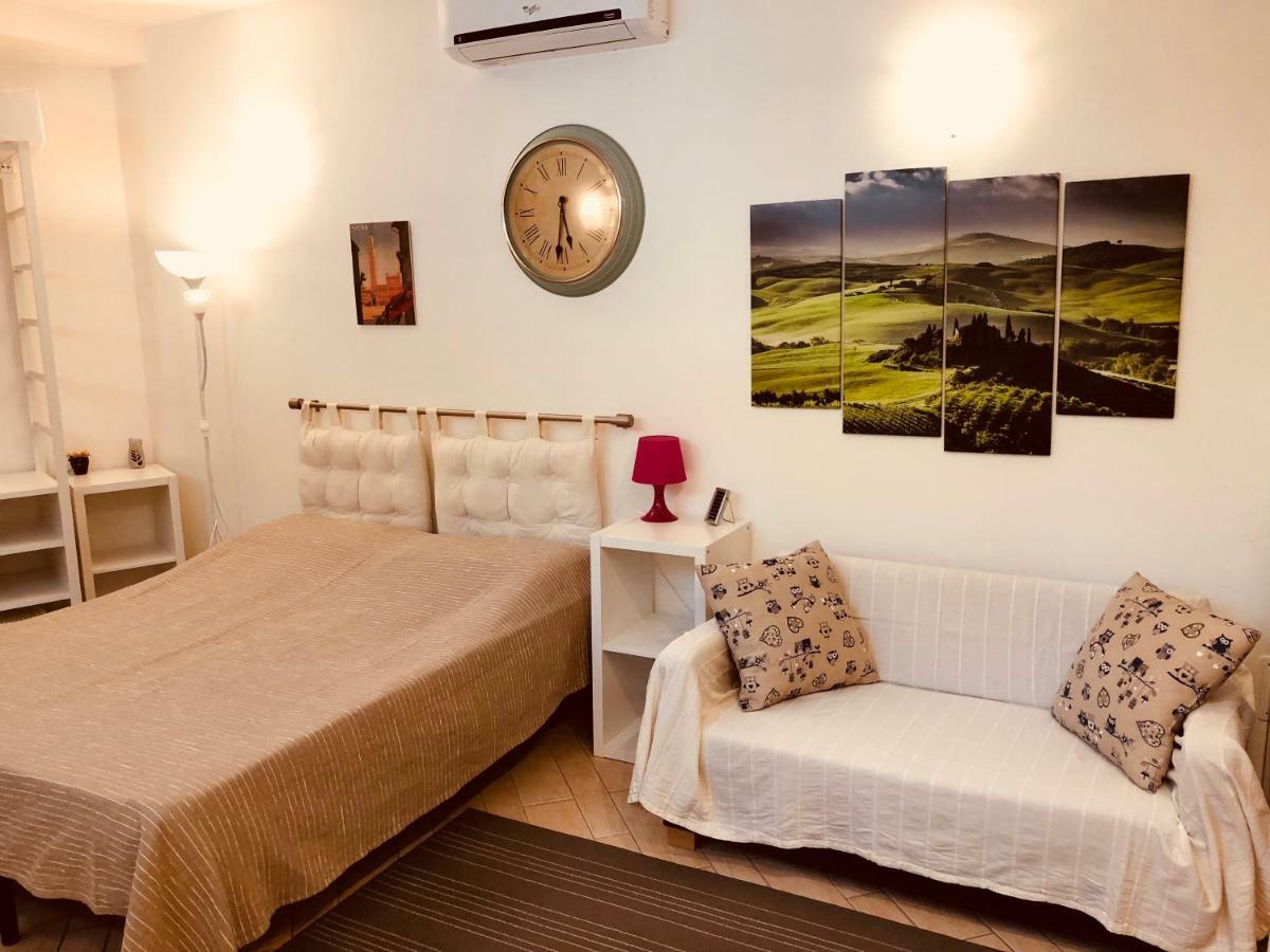 La Dolce Vita Studio With Free Private Parking Siena Exterior foto