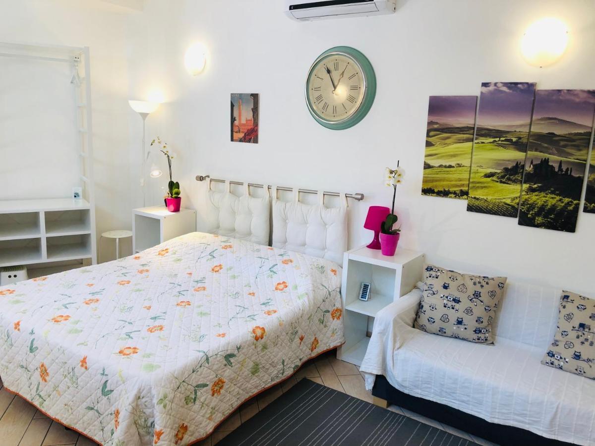 La Dolce Vita Studio With Free Private Parking Siena Exterior foto